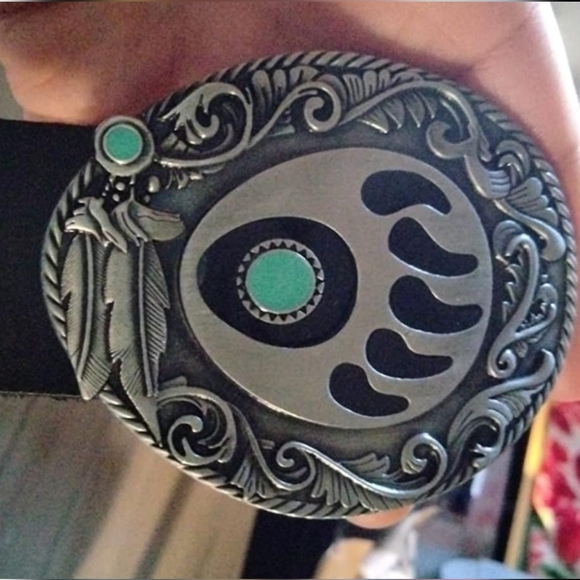 New bear claw belt buckle approximately 3.75" - Picture 2 of 7